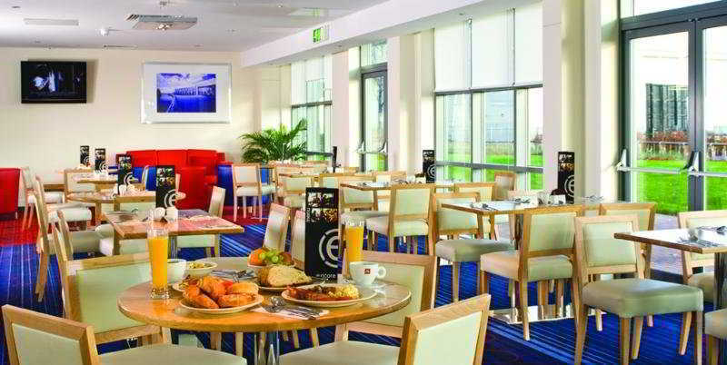 Ramada Encore Doncaster Extérieur photo