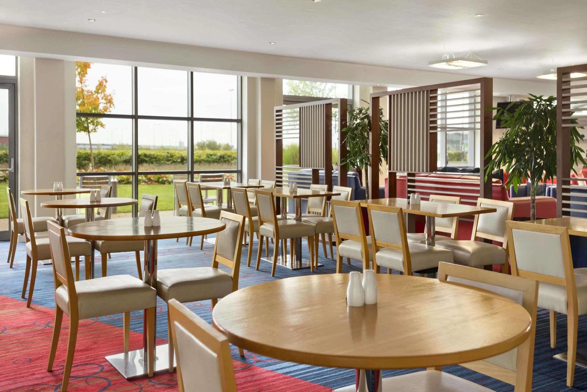 Ramada Encore Doncaster Extérieur photo